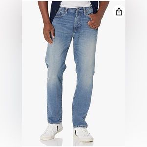Amazon Essentials Men's Athletic-Fit Stretch Light Wash Jean Size 30W X 30L New